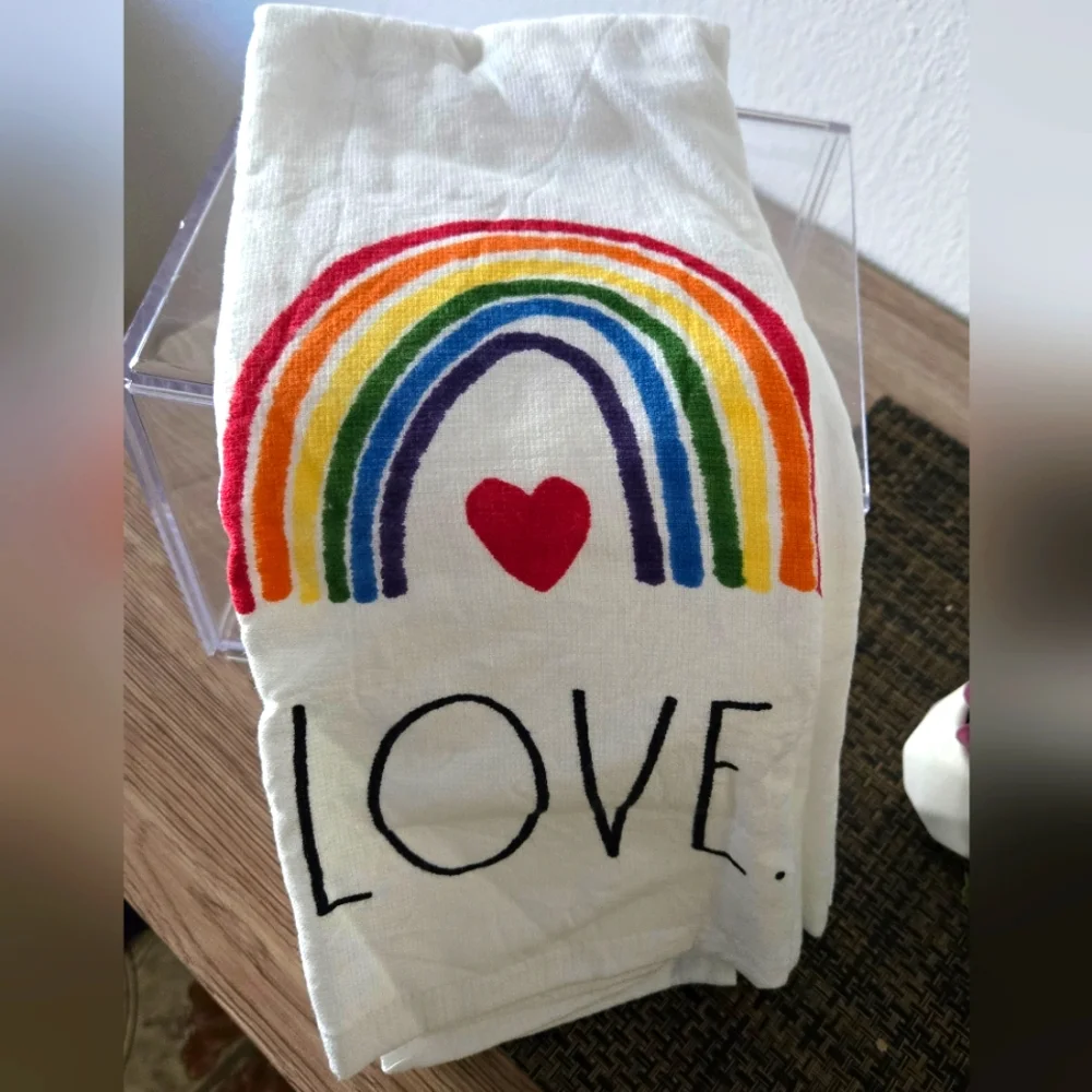 Love ❤️ Rae Dunn Towel set + BBW Love Always Wins